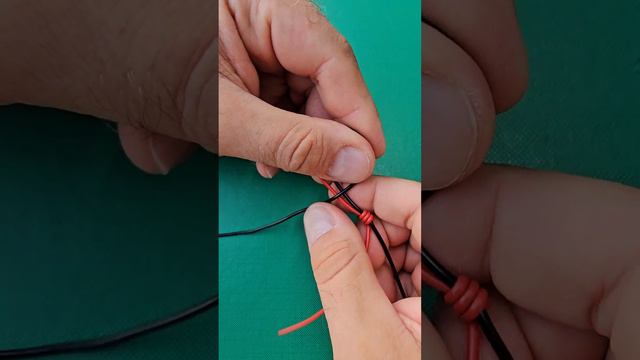 Double Uni fishing knot - tutorial how to tie two fishing lines the same thickness and structure смотреть онлайн