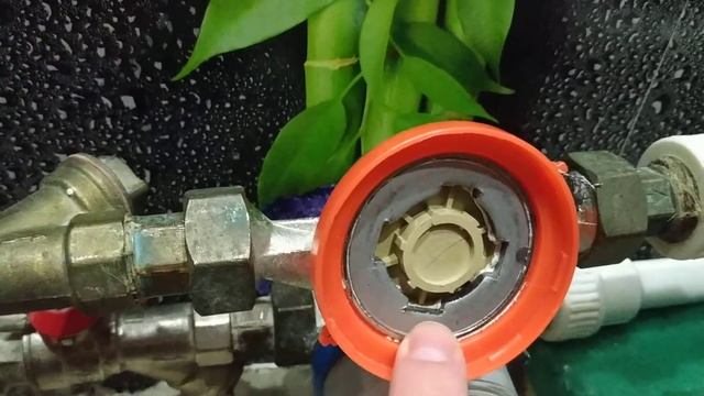 Запотевает счётчик воды. Устраняем. смотреть онлайн