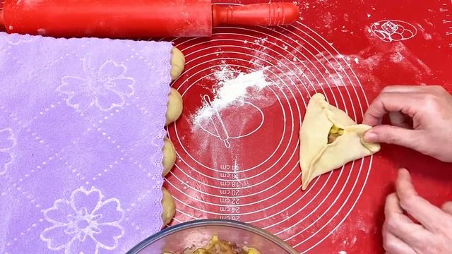 Вкуснейшие пирожки с мясом и картошкой!!! смотреть онлайн