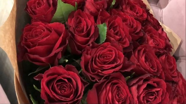 Букет из 25 красных роз 50 см Кения