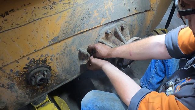 Case 1845C drive chain adjustment смотреть онлайн