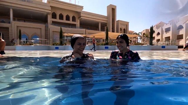 حمام السباحه الرئيسى بفندق الباتروس اكوا بلو الغردقه смотреть онлайн