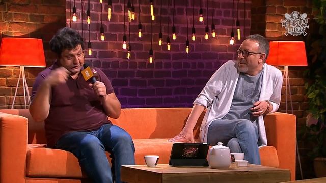 Анекдот шоу: Михаил Полицеймако - пьяная девушка за рулем смотреть онлайн