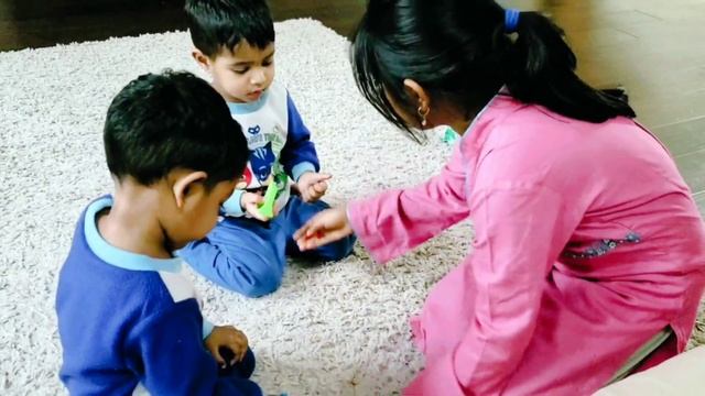 3D kids are dancing and playing connect 3 game! смотреть онлайн