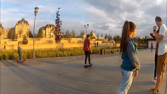 Покатушки на роликовых кроссовках Heelys смотреть онлайн