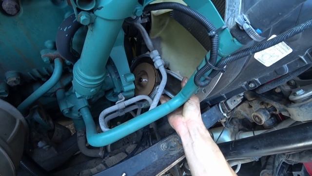 Замена водяного насоса Вольво FH13 FM9 FM13, Рено DXI11 DXI13. Water Pump Replacement Volvo Renault смотреть онлайн