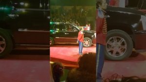 Человека переехала машина!!!!