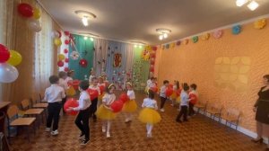 8 марта, вход, средняя группа