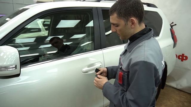 Блокировка штатного радиоканала (keyless) на Toyota Land Cruiser Prado смотреть онлайн