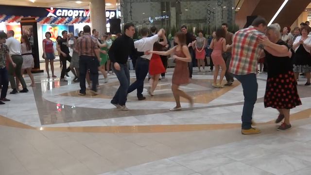 yarcube.ru — В Ярославле прошел танцевальный "Open-air" смотреть онлайн