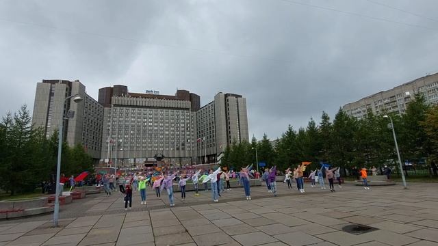 Флешмоб около гостиницы "Прибалтийская" Санкт-Петербург 16.09.2022 смотреть онлайн