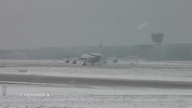 ✈Ил-96 - рванул на второй круг / Москва - Внуково (УТП) смотреть онлайн