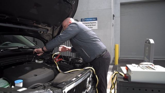 Findlay Volvo Cars Drive-Thru Safety Recall Service смотреть онлайн