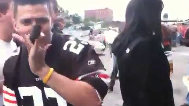 More tailgating for Browns game with Rockband смотреть онлайн