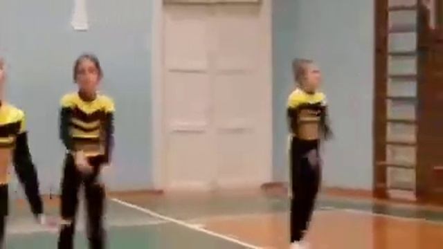|ТАНЕЦ ШМЕЛЕЙ| ВЕРОНИКА ЗОЛОТАРЁВА | смотреть онлайн