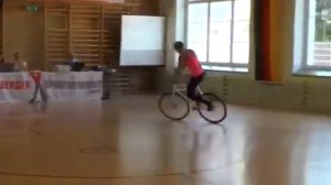 Дефлорация посредством велосипеда   по Меняйлову А