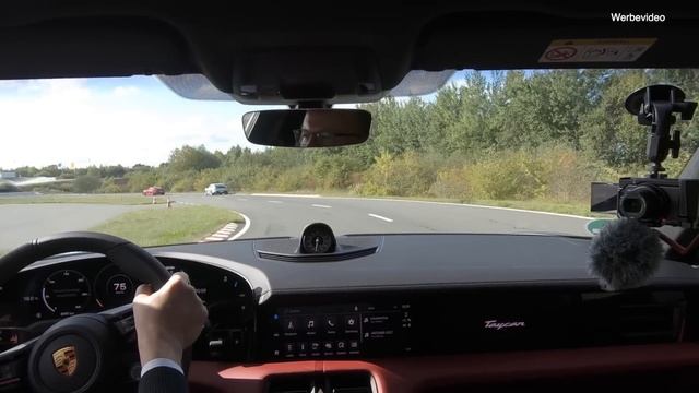 Porsche Taycan auf der Rennstrecke - Rundkurs, Driften, Launch-Control, 0-100, Slalom - 163 Grad смотреть онлайн