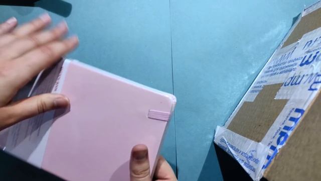 ПОЛУЧИЛА ПОСЫЛКУ! НОВЫЕ АРТ-ШТУКИ / Гуашь, клячка, скетчбуки и маркеры смотреть онлайн