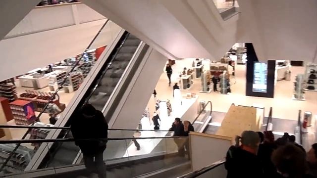 Berlin - Galeria Kaufhof am Alex смотреть онлайн