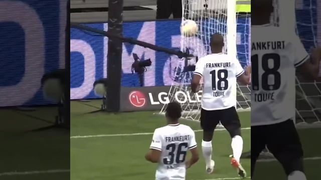 Sadio Mane Scores First Goal For Bayern смотреть онлайн