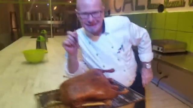 Perfekten Gänsebraten richtig zubereiten - Rezept für knusprige Gans смотреть онлайн