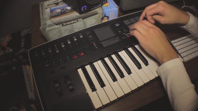 Studio Experiments No. 1: Korg Taktile MIDI Controller смотреть онлайн