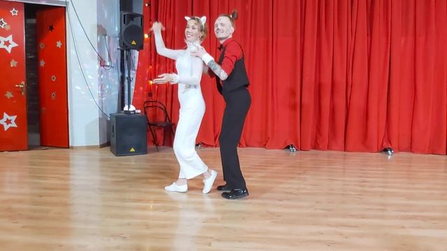 SWING SPRING 2021 | 1 Minute Showcase | 4-Аристо «Коты аристократы» смотреть онлайн