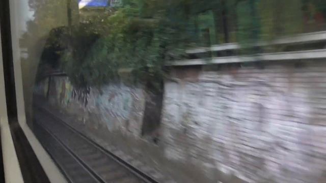 Thameslink 700027 From Catford to London Victoria смотреть онлайн