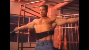 Билли Херрингтон разрывает майку под/What is love?