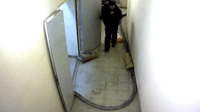 Удав нападает)))