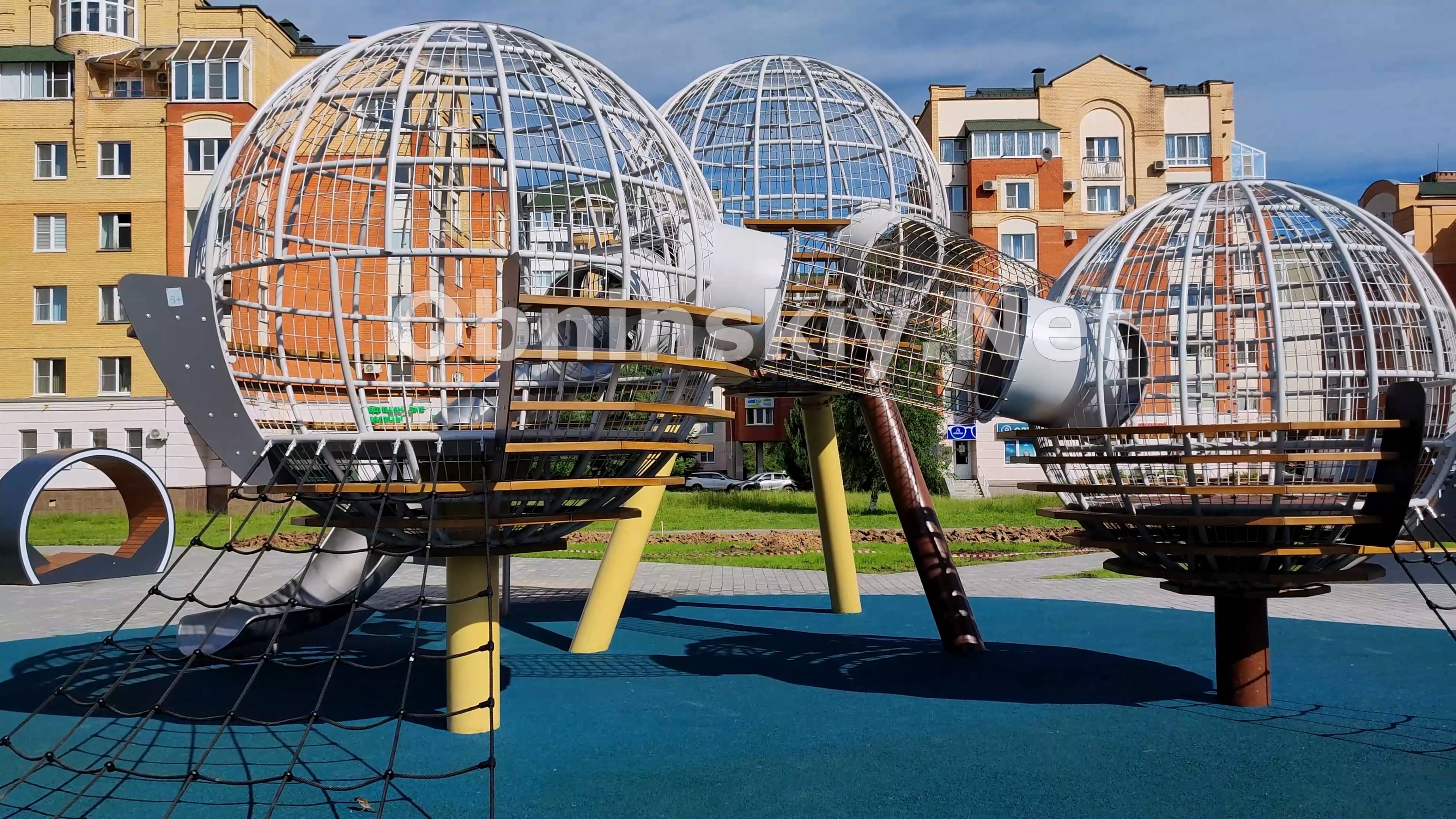 Новая детская площадка у Триумф Плазы в Обнинске