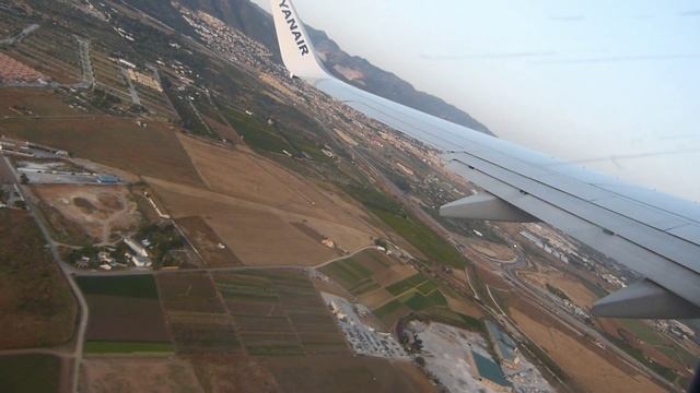 Sunrise Takeoff from Málaga Airport - AGP - (Full HD) смотреть онлайн