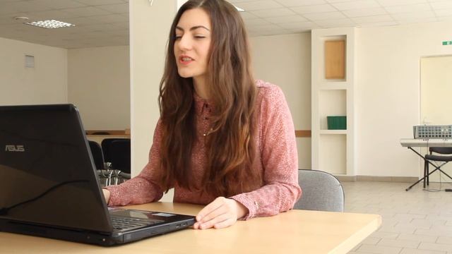 Знакомьтесь, наш преподаватель Таня. Смотреть пример урока английского. смотреть онлайн