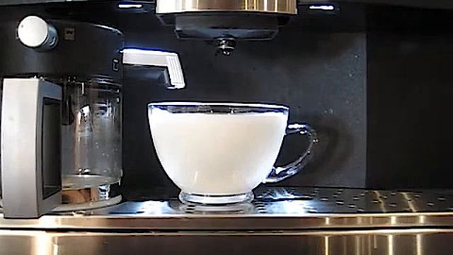 Встраиваемая кофемашина Miele с системой Nespresso CVA 6431 смотреть онлайн