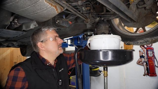 Benzinpumpe Benzinfilter wechseln Audi 80 Cabrio, Typ 89 смотреть онлайн
