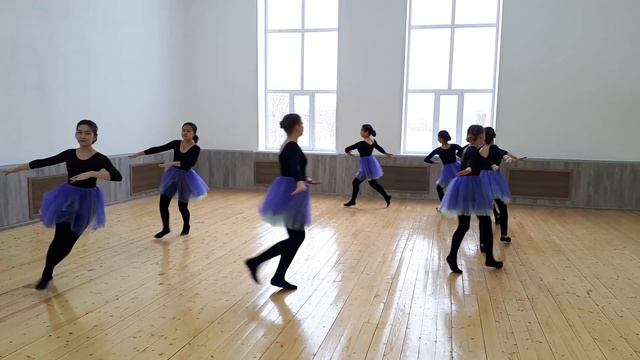 Карантин "Мы хотим танцевать" смотреть онлайн