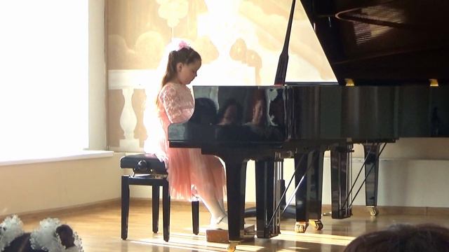 И. Иордан "Охота за бабочкой". Крамарова Екатерина 1 класс (7лет) смотреть онлайн