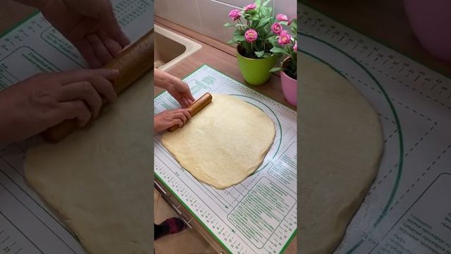 Печем пирог с сыром и картошкой