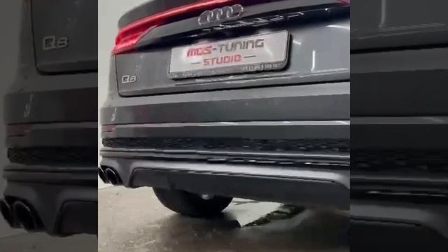 Диффузор с насадками в стиле SQ8 на Audi Q8