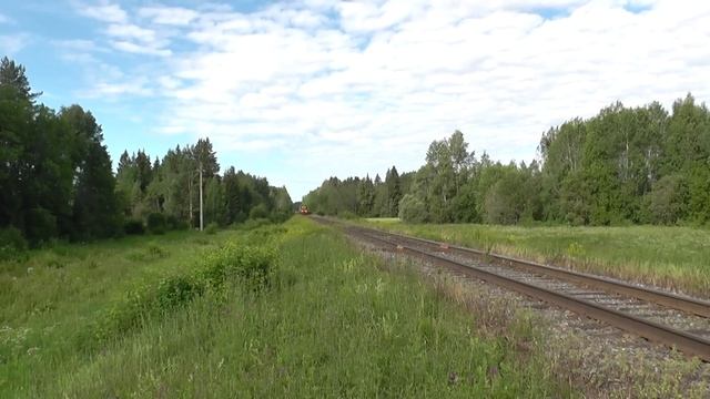 "Кукушка" Тепловоз ЧМЭ3-5242 с пригородным поездом Ижевск - Воткинск смотреть онлайн