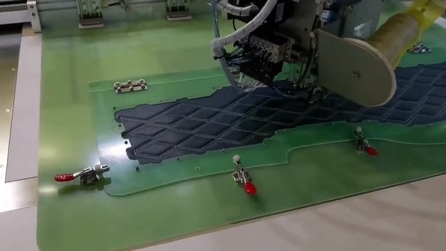 Car door panel stitching with Richpeace 360 head rotating CNC sewing machine смотреть онлайн