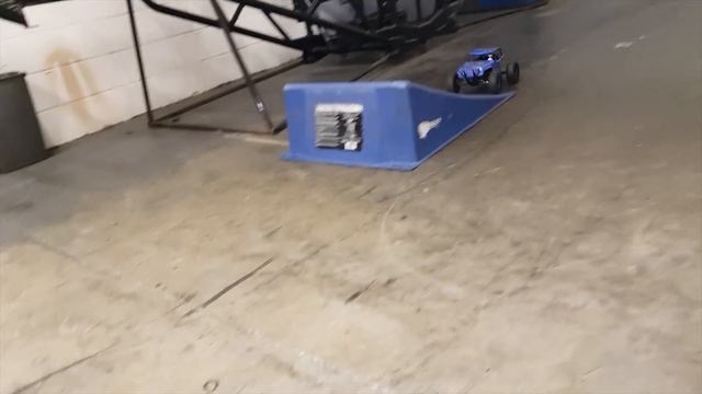 2 Speed 4x4 RC Crawler / Racer Wltoys 10428A Unboxing Testing Drifting смотреть онлайн
