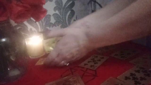Цыганский расклад на червовую даму . Что ждёт ее в августе. смотреть онлайн
