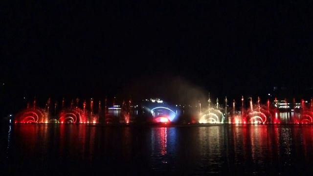 Шоу фонтанов Абрау-Дюрсо 2023 смотреть онлайн