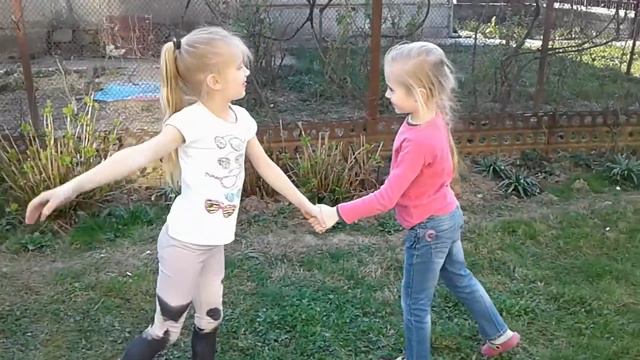 Ми с кірой у Каринки смотреть онлайн