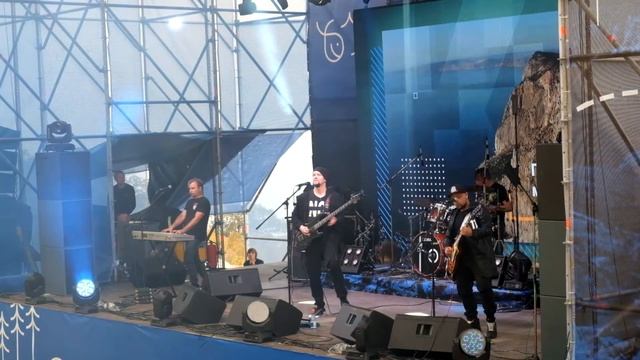 Земля в иллюминаторе. Группа "СЕМЬ" (Евпатория) смотреть онлайн