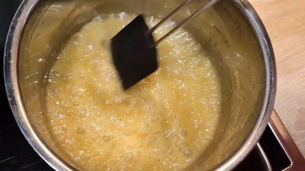 Dieses Rezept ist mehr als 100 Jahre alt! Sie werden von diesem Kuchen begeistert! Bienenstich