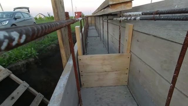 054 Делаем опалубку порога для двери в гараж. Стройка дома своими руками смотреть онлайн