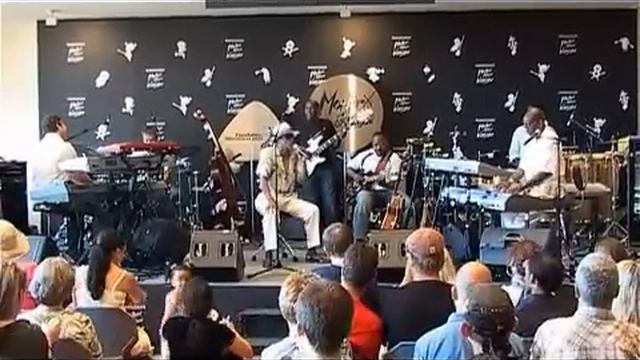 Montreux In The House Band - Moody's Mood For Love смотреть онлайн