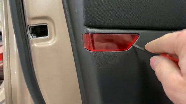 2020 Ford Escape . Разборка двери смотреть онлайн